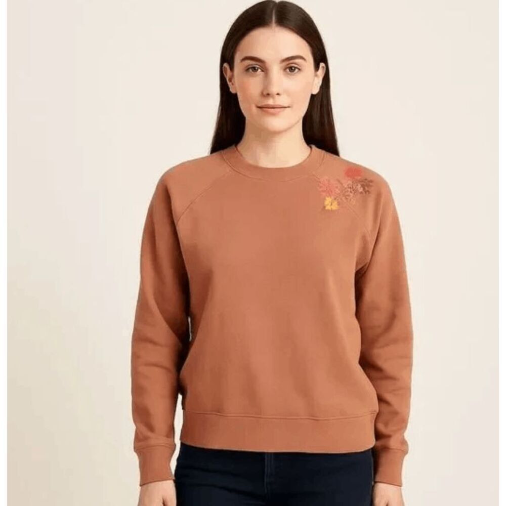 NEW! Something Navy Embroidered Crew‎ Neck Sweatshirt Camel Floral Size Small